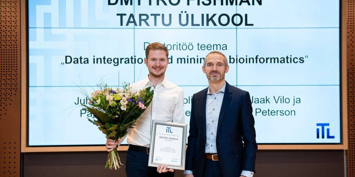 Ustus Aguri stipendiaat Dmytro Fishman ja ITL-i president Ivo Suursoo. Foto: Joanna Jõhvikas.