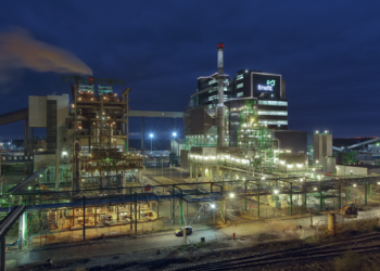 Enefiti õlitehase abil saab põlevkivist üle kahe korra rohkem energiat võrreldes põlevkivi otsepõletamisega elektriks. Põlevkiviõli Foto: Enefit