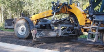 Põlevkivituhk on kasutuses teedeehituses. Foto: Osamat