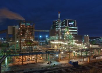 Keemiatööstuse tuleviku määravad keskkonnaküsimused. Fotol Enefit õlitehased