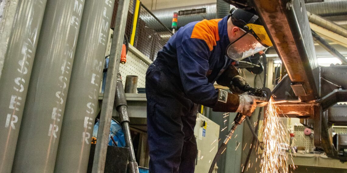 Lääne-Virumaa majanduse üheks peamiseks tugevuseks võib pidada ekspordivõimekust. Hea näide tugevast eksportijast on OÜ Palmse Mehaanikakoda, kelle toodetud metsamasinad on tuntud nii Euroopas kui ka mujal maailmas. Foto: Vladilsav Musakko / Virumaa Teataja /Scanpix