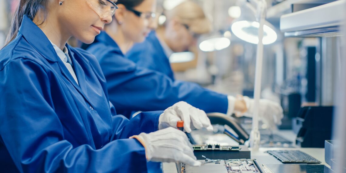 Nõudluse kasv maailmaturul mõjutab ka Eesti elektroonikatehaseid. Foto: Shutterstock