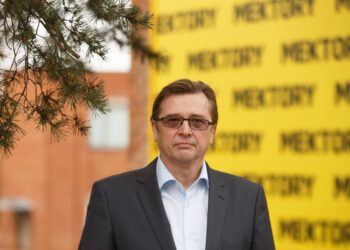 Töötlev tööstus – kas valge vares või must hobune? Tööstus väärib säilitamist, sest muidu jääme kriiside räsida. Eesti Keemiatööstuse Liidu tegevjuht Hallar Meybaum. Foto: Raul Mee / Scanpix