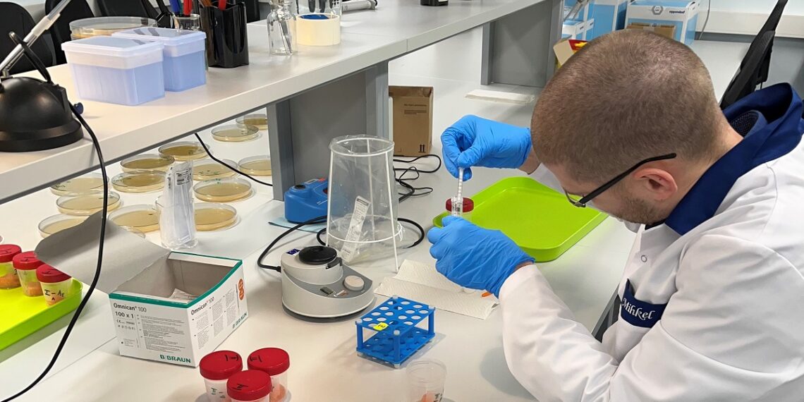 Toidu nutikas väärindamine. Toiduainete koostist puudutavad laborikatsed peavad ennekõike tagama toidu ohutuse sellele määratud säilivusaja jooksul. Foto: Eesti Maaülikool