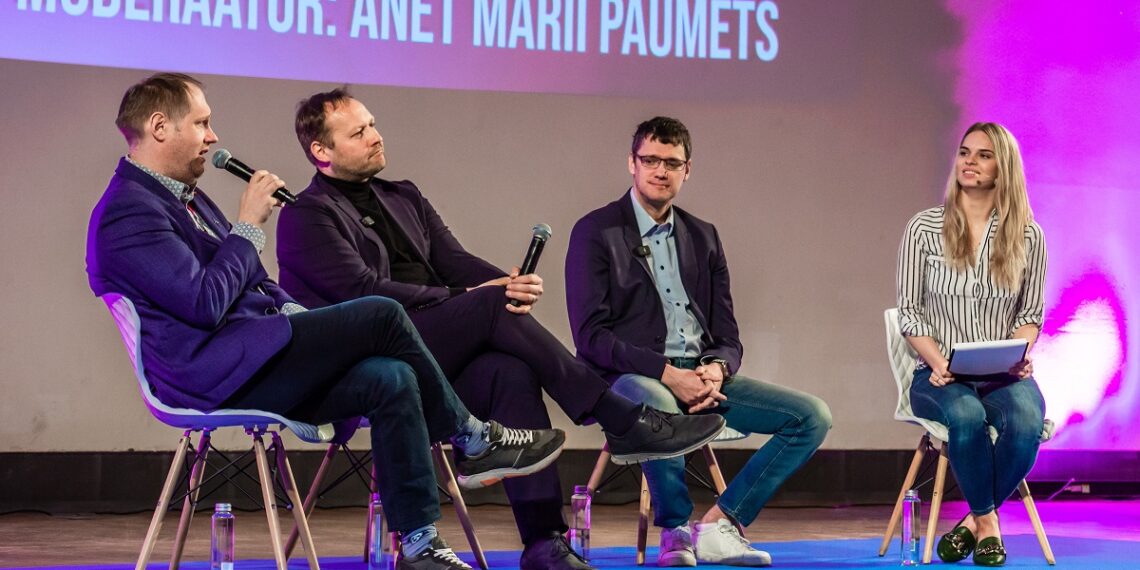 Vasakult: Ivo Palu, Timo Tatar, Danel Türk ning moderaator Anet Marii Paumets. Foto: Tallinna Tehnikaülikool