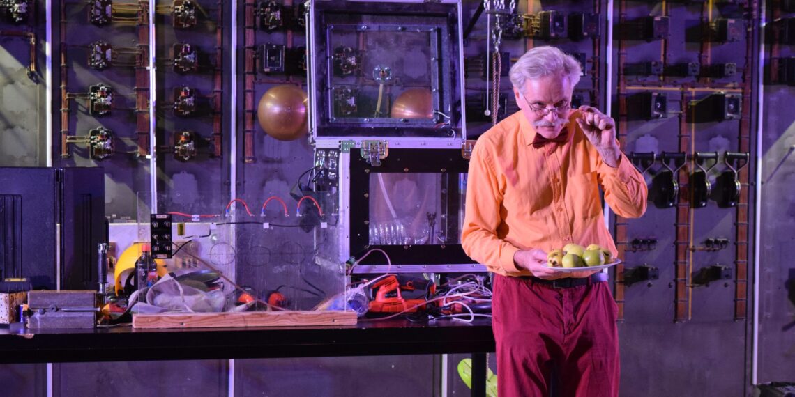 Aare Baumer teeb tänuväärset tööd teaduse n-ö massidesse viimisel, tema teadusteater Tallinna Energia avastuskeskuses on paljude klassiekskursioonide sihtpunktiks.