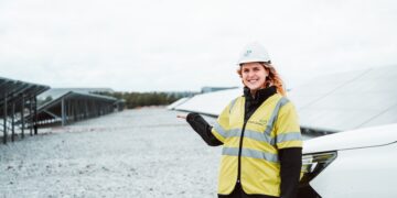 Inseneeria ei ole ainult meestele. Elise Johanna Lill on seda meelt, et ei ole olemas meeste või naiste erialasid ning igaüks peaks valima endale julgesti just selle, mis päriselt meeldib ja silma särama paneb. Foto: Kaur Kasemaa