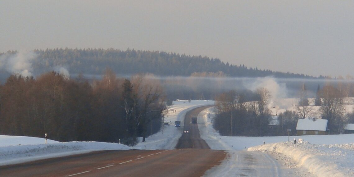 Mudel asub ette nägema välisõhu kvaliteeti. Fotol on näha õhusaaste olukord, mis tekkib külmal talvepäeval ahjukütmise ja autoliikluse kombinatsiooni tulemusena. Fotod: Tartu Ülikool/erakogu