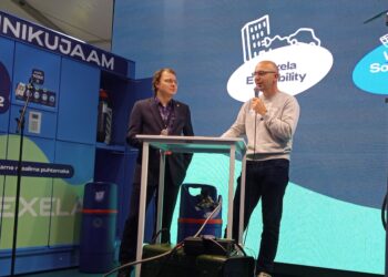 Sügisel Tallinnas toimunud rohetehnoloogiate messil NEXPO Ove Oll (vasakul) ja Tarmo Kärsna. Foto: Ain Alvela