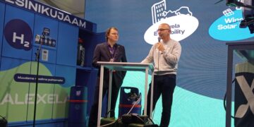 Sügisel Tallinnas toimunud rohetehnoloogiate messil NEXPO Ove Oll (vasakul) ja Tarmo Kärsna. Foto: Ain Alvela