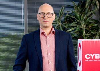 Terviklik küberkaitse on ainus viis tagada enda ettevõtte vastupanuvõime organiseeritud küberkuritegevusele ja hoida ära suuremad äritegevuse häired, soovitab CYBERS äriarendusjuht Ronnie Jaanhold.