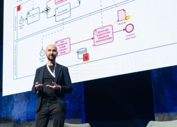 Konverentsil Tark Tööstus 2024 tutvustas Vjatšeslav Antipenko tootmisettevõtete küberturvalisuse uuringut. Foto: RIA