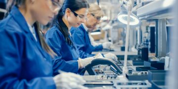 Statistikaameti andmetel tootsid 2024. aasta aprillis tööstusettevõtted võrreldes mulluse aprilliga 4,7% vähem. Foto: Shutterstock