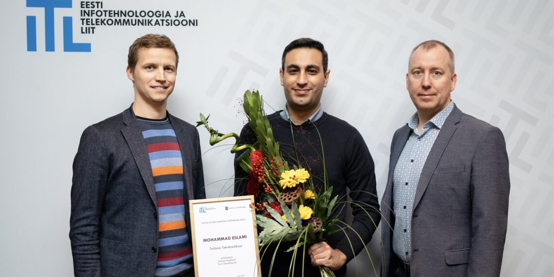 Fotol ITL-i president Ats Albre, eelmise aasta stipendiumi saaja Mohammad Eslami ja ITL-i juhatuse liige Ivo Lasn (foto: J. Jõhvikas).