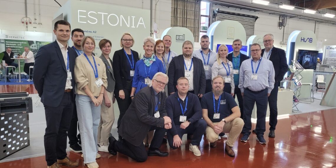 5.-7. novembrini 2024 osalevad kuus Eesti metalli- ja masinatööstuse ettevõtet Saksamaal toimuval messil FMB 2024. Eesti delegatsioon messil. Fotode autor EIS.