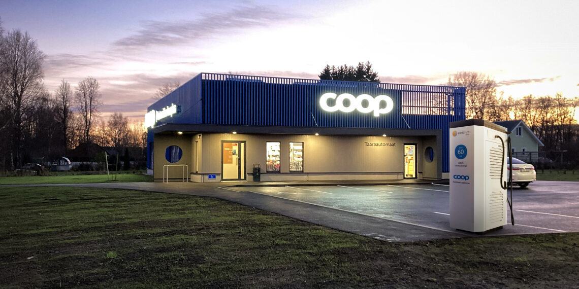 Coop ja Elektrum rajavad Coopi kaupluste juurde Eesti suurima elektriautode laadimisvõrgu 200 laadimisjaamaga. Foto: Coop