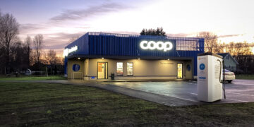 Coop ja Elektrum rajavad Coopi kaupluste juurde Eesti suurima elektriautode laadimisvõrgu 200 laadimisjaamaga. Foto: Coop