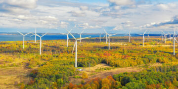 Mittejuhitava taastuvelektri kasutamisega kaasnevad probleemid: tuule- ja päikeseenergia ülemäära suuremahuline tootmine, samas, kui juhitavat võimsust napib, muudab elektrisüsteemi kergemini haavatavaks ja rikketundlikumaks. Foto: shutterstock