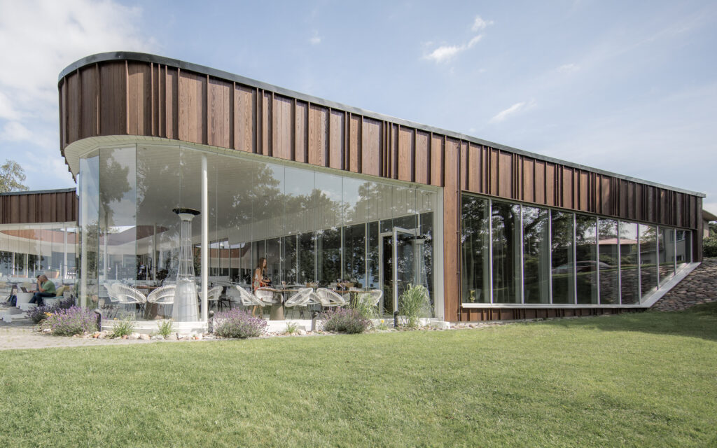 Termosaare fassaadiga Noa Restoran Tallinnas, KAMP Arhitektid. Foto: Elvo Jakobson