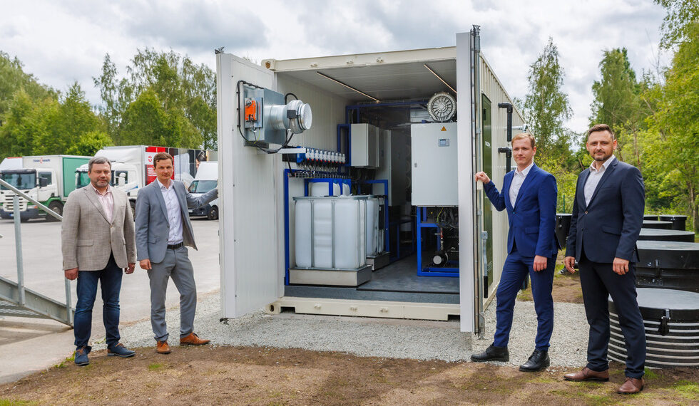 Taaskasutusprojekti käivitajad: Lauri Luurmees, Hardi Tammis, Joonatan Oras, Jan Tomingas. Foto: Arno Mikkor/Spacedrip