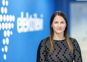 Positronil tutvustab Elektrilevi teekonda targa jaotusvõrgu loomise poole ja selles valdkonnas avanevaid karjäärivõimalusi ettevõtte liitumisteenuse üksuse juht Marii Uduvee. Foto: Elektrilevi