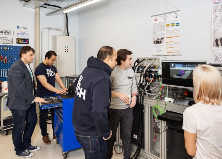 Elektrisõidukid vajavad täiustamist. Selle tarbeks on TalTechis sisustatud spetsiaalne labor. Foto: TalTech