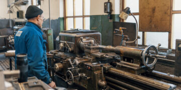 Tööõnnetus pole haruldane, kui tegemist on lahtiste pöörlevate osadega. Foto: Ain Alvela