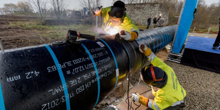 Tulevikulahendusena on nüüd välja pakutud vesiniku ülekandetoru rajamine Põhjamaadest Kesk-Euroopasse. Trassi paigaldamine toimub sarnaselt pildil nähtava Baltic Connectori ehitustöödega, mis toimusid aastatel 2018–2019 Harjumaal.