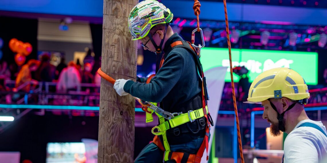 Positroni väärtus seisneb eelkõige selles, et tõsised ja sügavaid oskusi nõudvad elektrivaldkonna erialad on vormitud noortele meelelahutuslikuks, kuid samas harivaks kogemuseks, kus nii mõndagi ametit saab ehedal kujul ise järele proovida. Foto: Positron